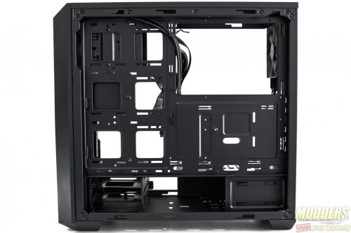 MasterBox 5 Canada Model behind right side panel