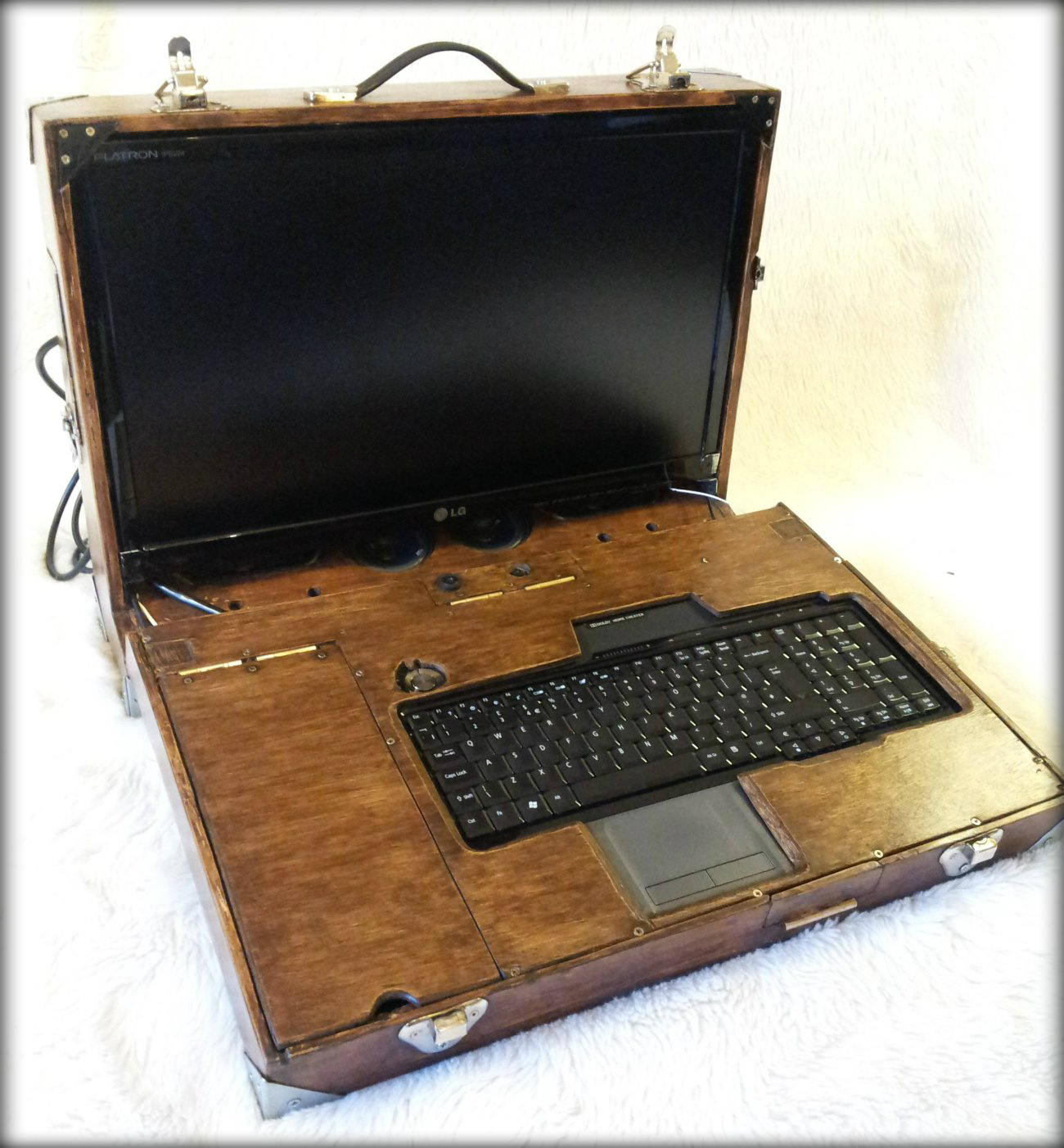 Самодельный ноутбук. Корпус ноутбука из дерева. Деревянный ноутбук. Самодельный корпус для ноутбука. Деревянный корпус для ноутбука.