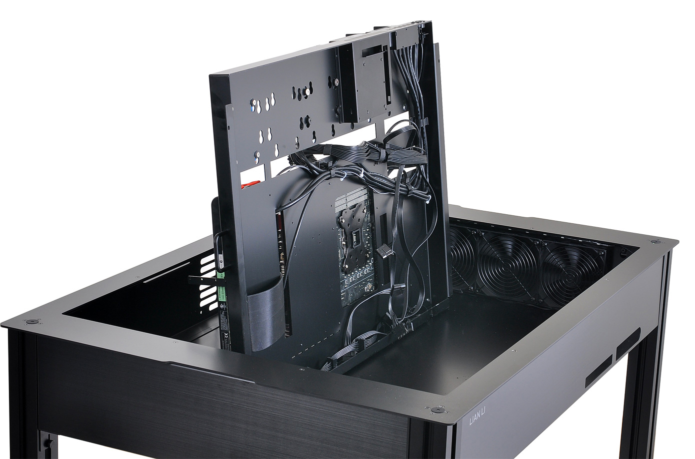 Ли стол. Lian li dk-q2. Lian li dk-02 Case. Lian li корпуса стол. Lian li Table PC.